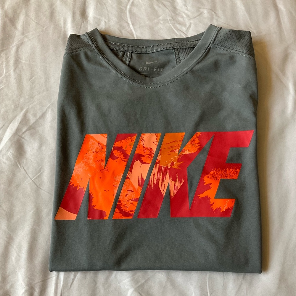 GREY NIKE DRI-FIT YOUTH L T-SHIRT